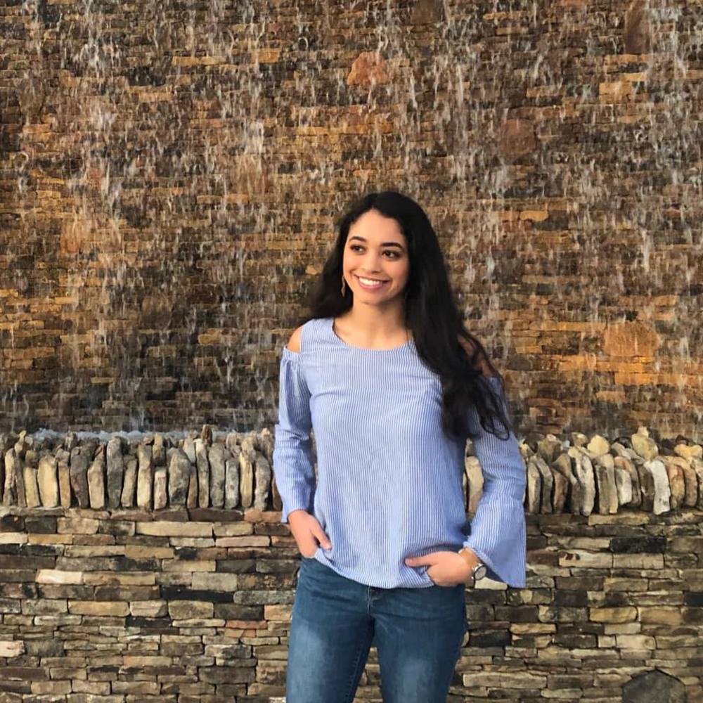 Meet your Posher, Kayla